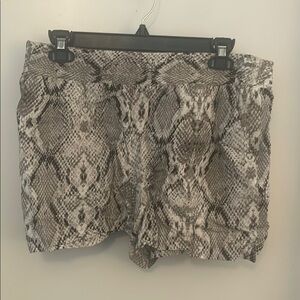 Apt. 9 High Waist Gray and Black Shorts